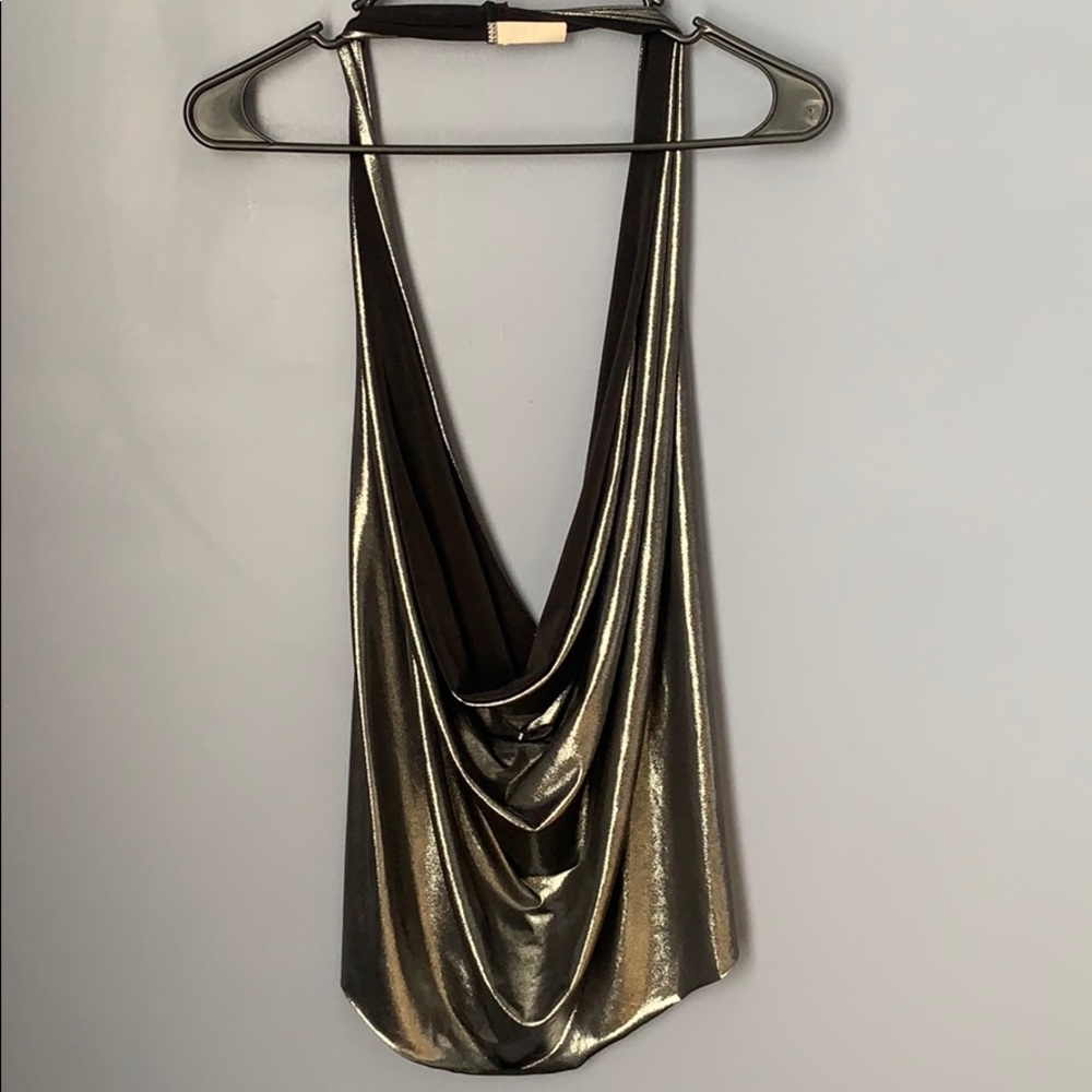 Club Scoop Neck Shirt